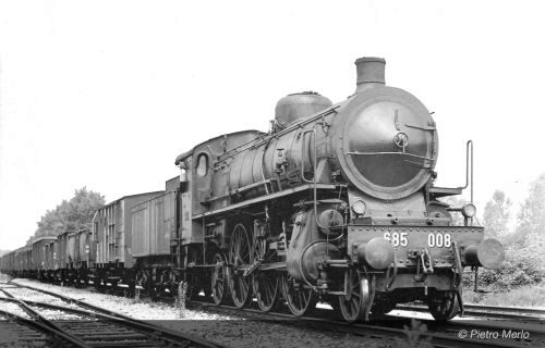 Rivarossi HR2915 FS Dampflokomotive Gr. 685 1. Serie  kurzer Kessel  kleine Lampen Ep.III-Iva